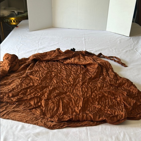 Chic Rust Crinkled Skirt - Picture 2 of 7